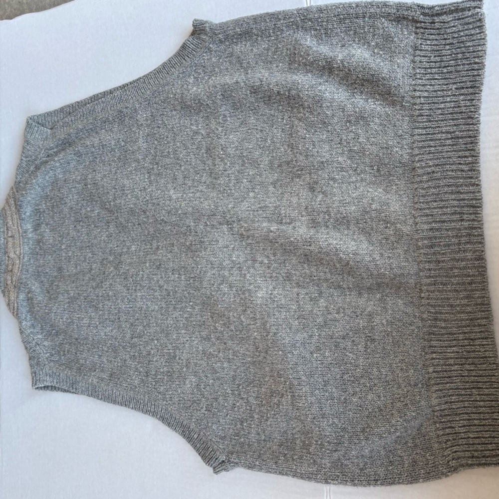 Generra Gray Cable Knit 2 tone Sweater Vest versatile classic staple - Picture 11 of 12